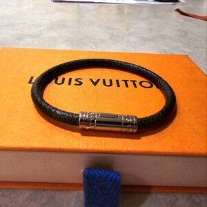 Authentic BRAND NEW Louis Vuitton Men's "Keep It" bracelet